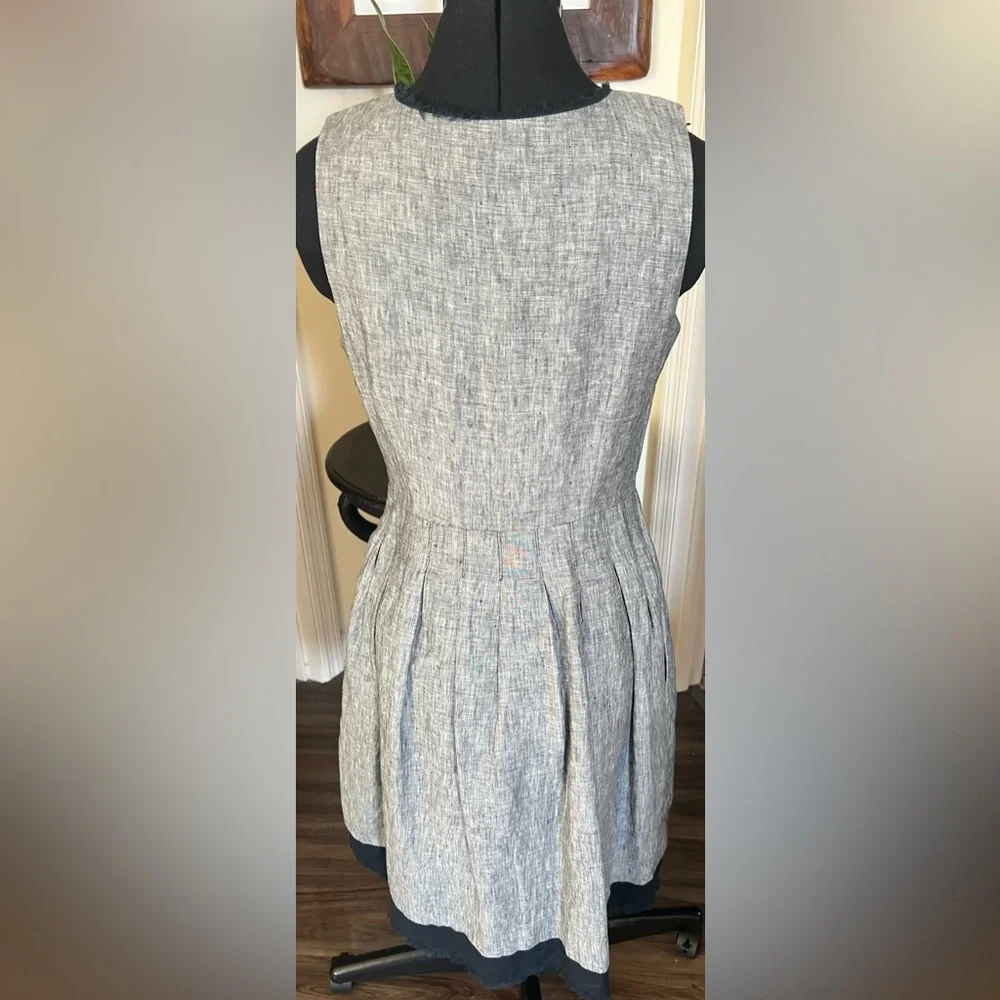 Chic Blue Chambray Linen Dress - Picture 4 of 4